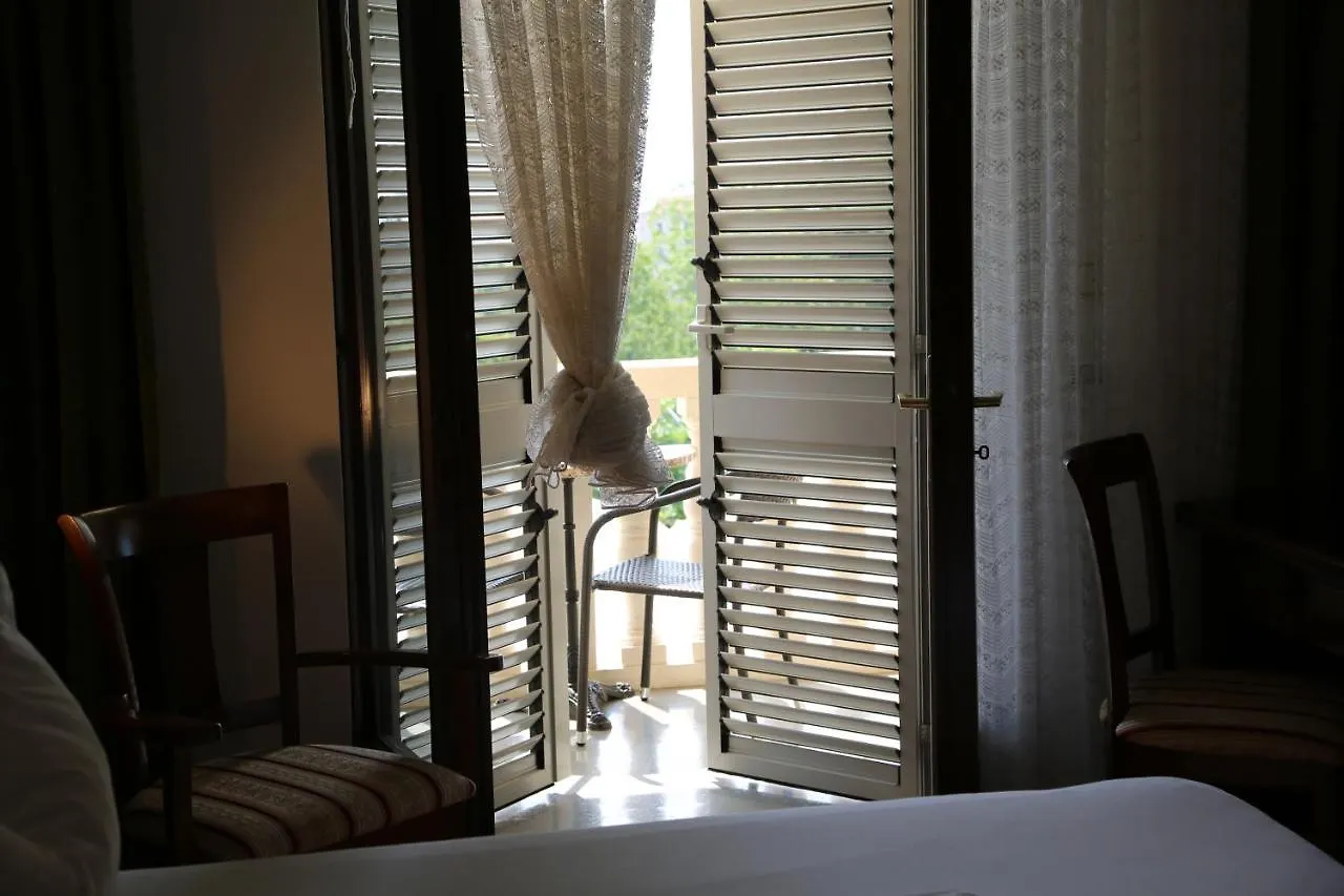 Villa Ana Lovran Alojamento de Acomodação e Pequeno-almoço