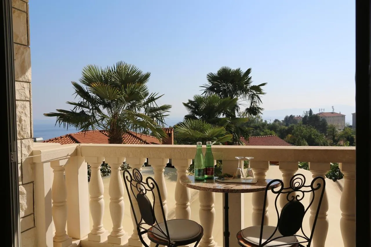 Villa Ana Lovran Bed & Breakfast