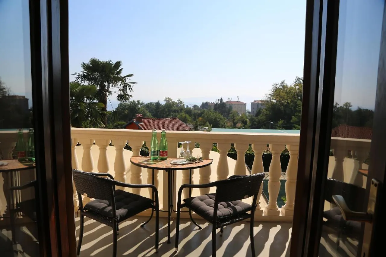 Villa Ana Lovran 0*,  Croácia