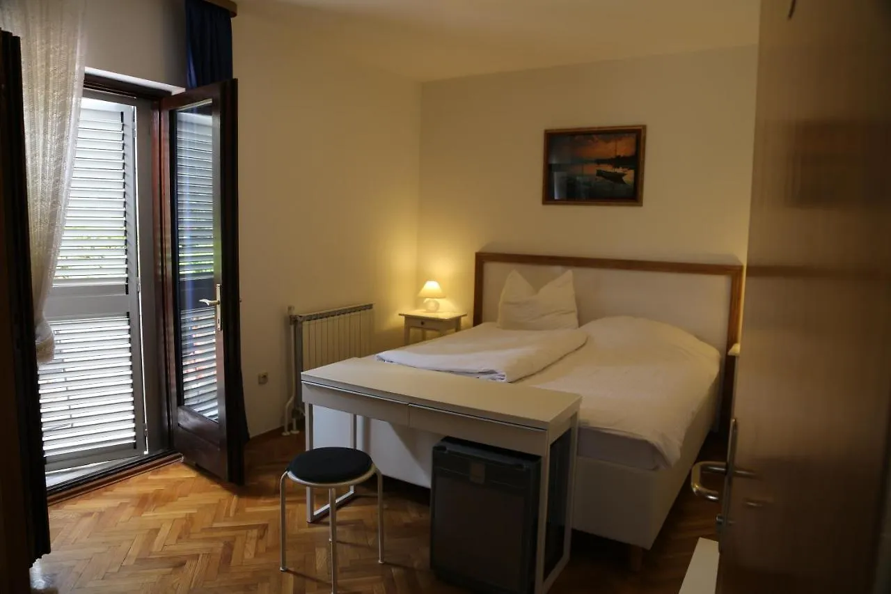 Villa Ana Lovran 0*,